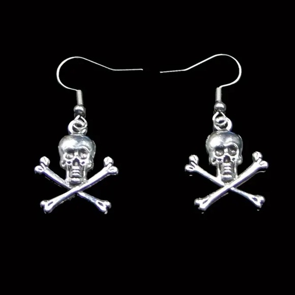 ⚡️4/$20⚡️Silver Skull and Crossbones Earrings - Picture 3 of 4